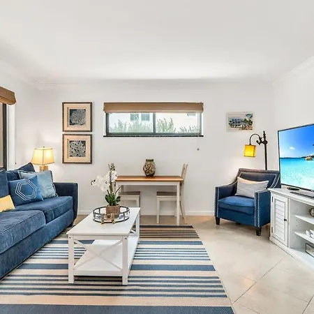 Chic Seaside Condo In Juno Steps Onto The Beach